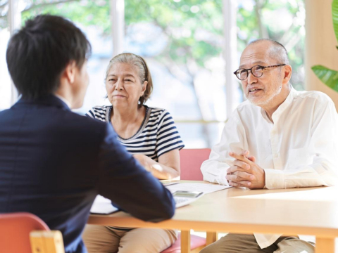 沒老伴、沒子女，萬一失智能靠誰？讓銀行幫你付生活費、醫藥費…什麼是「財產信託」、優缺點一次看